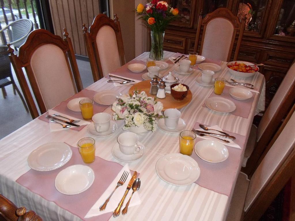 Mountain Bed & Breakfast ノースバンクーバー エクステリア 写真